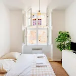 Apartment Centre
